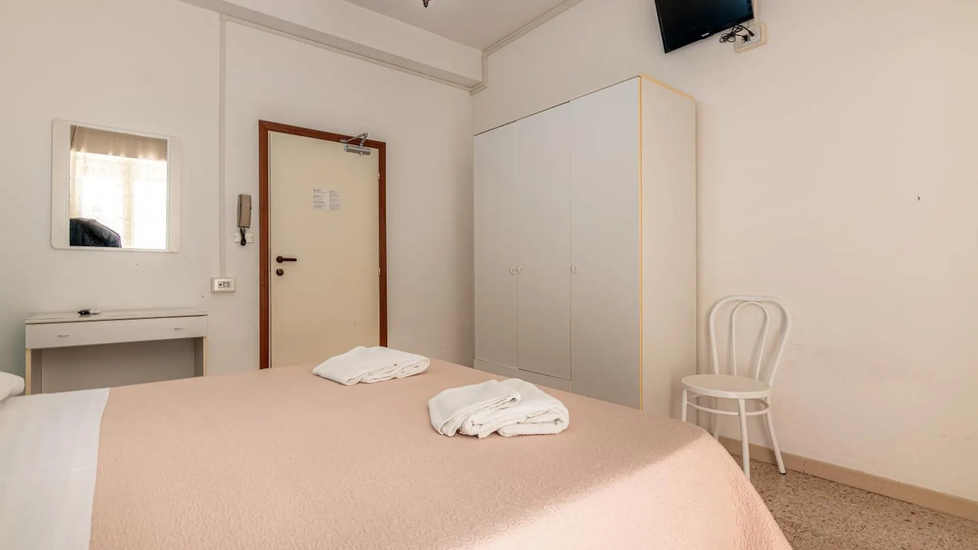 Hotel Serafini