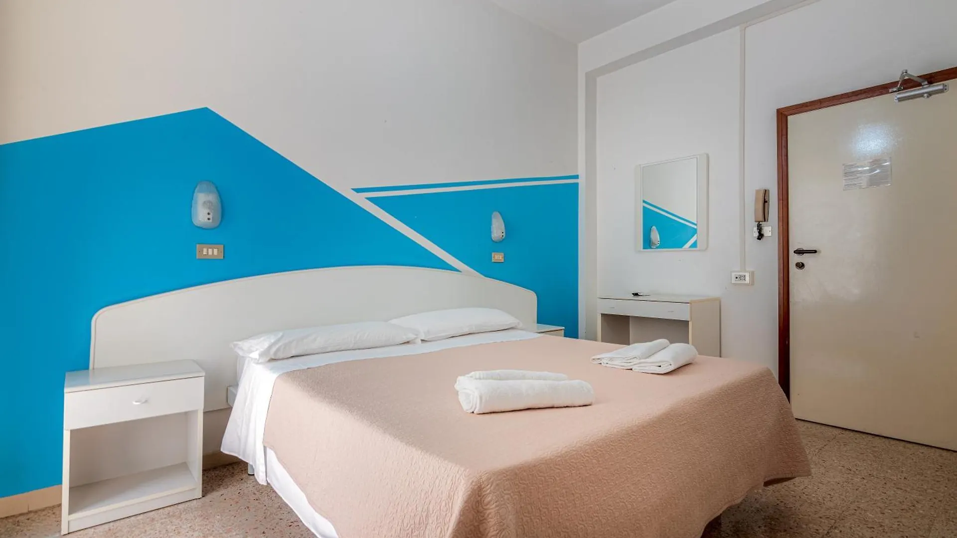 **  Hotel Serafini Italy