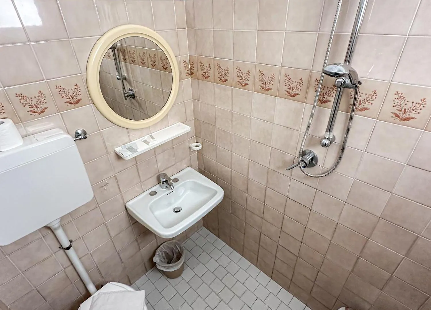**  Hotel Serafini Italy