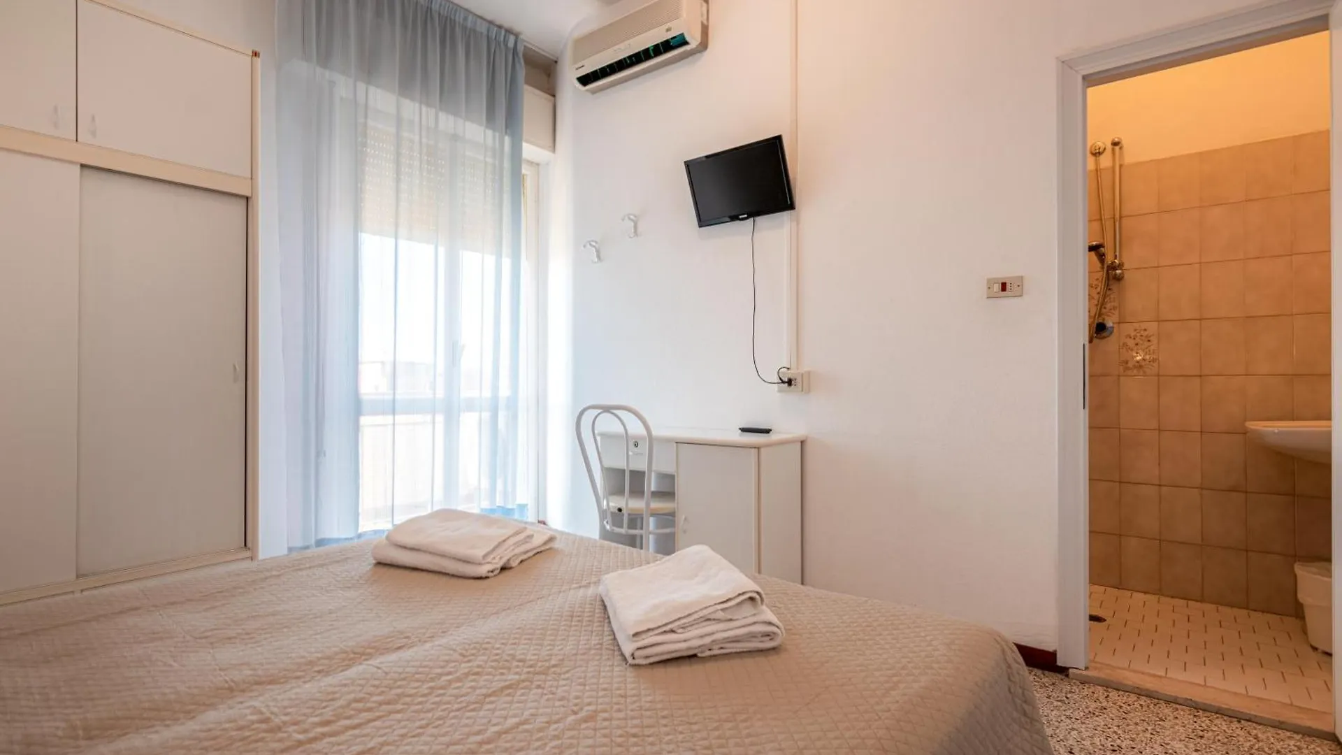 **  Hotel Serafini Italy